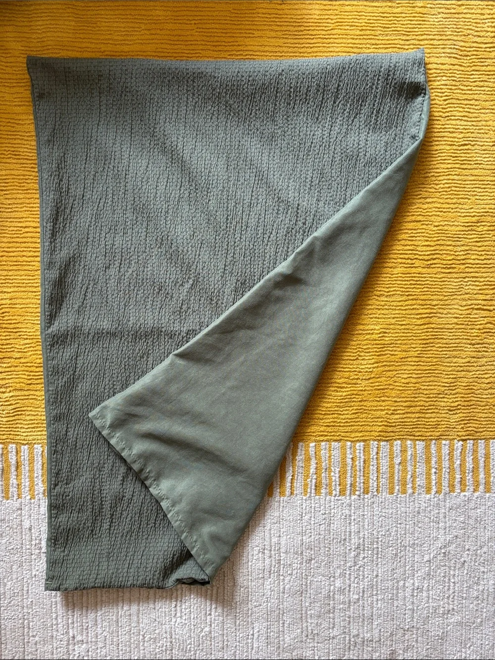 Room Essentials King Sized Blanket + 1 Standard Sham